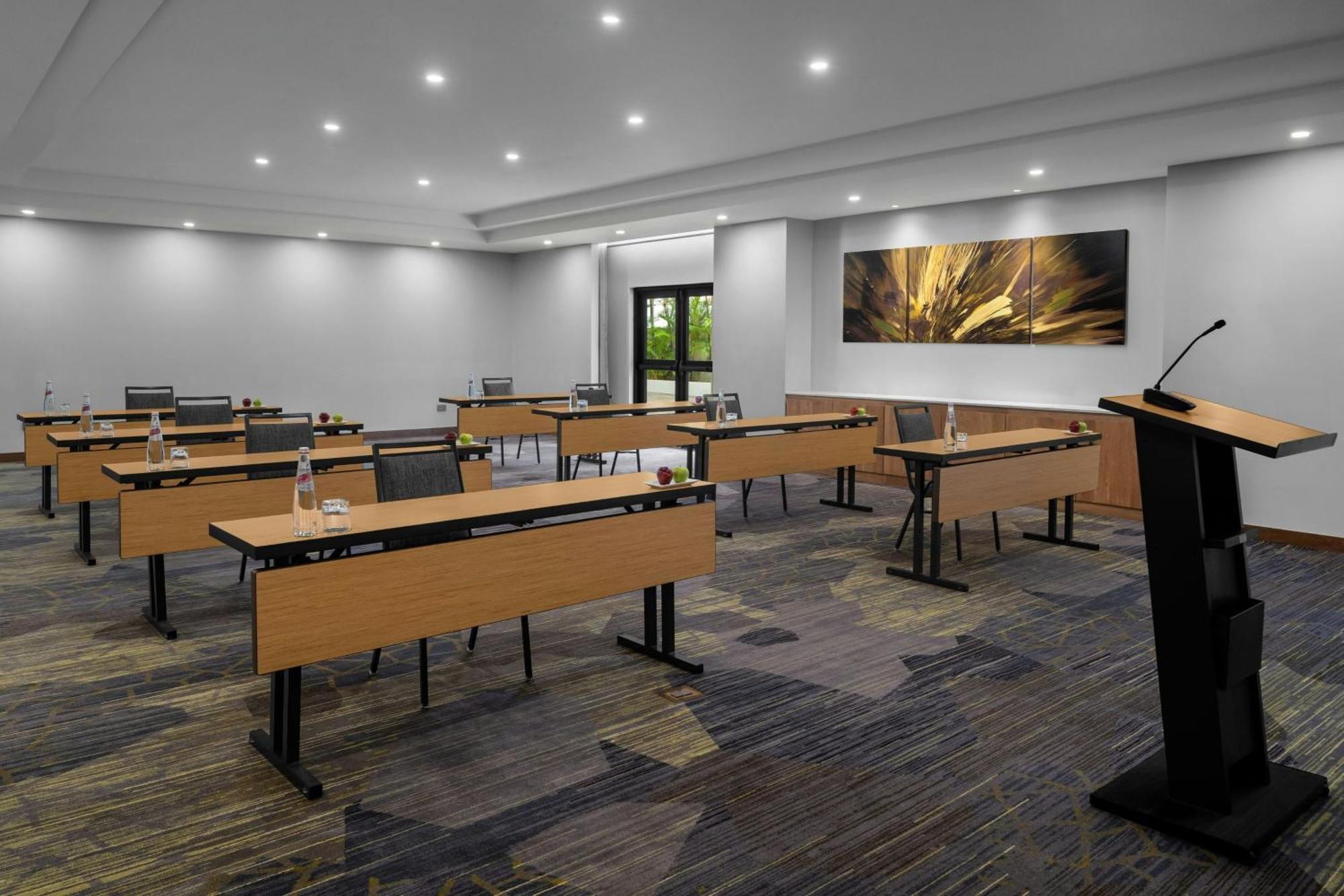 Courtyard By Marriott Port Of Spain Екстериор снимка